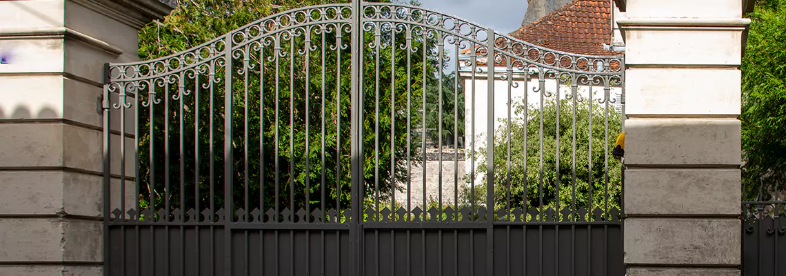 Wooden Swing Gate Repair in Altamonte Springs, FL